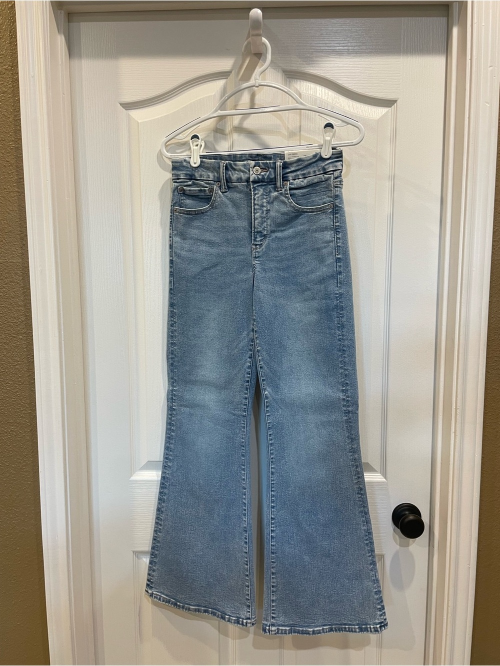 AMERICAN EAGLE - Light Blue Women's High-Rise Flare Jeans